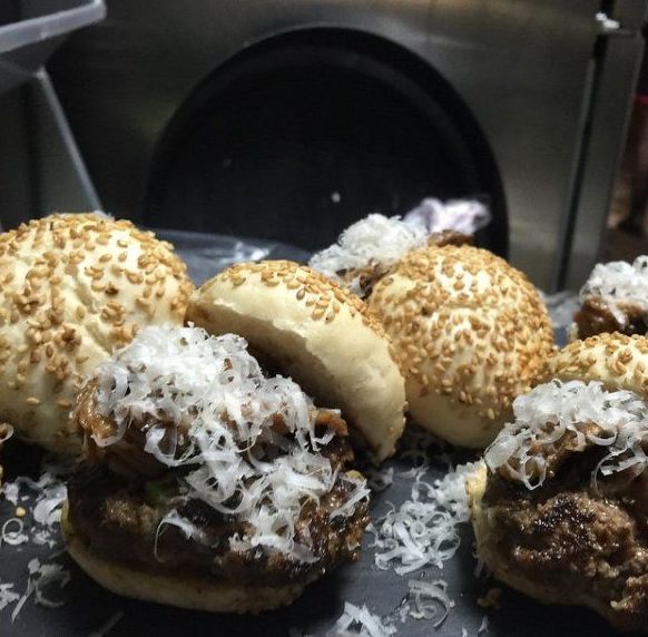 Blog Condé Nast Traveler ranquing hamburguesas en Málaga - ROCIO TAPAS Y SUSHI